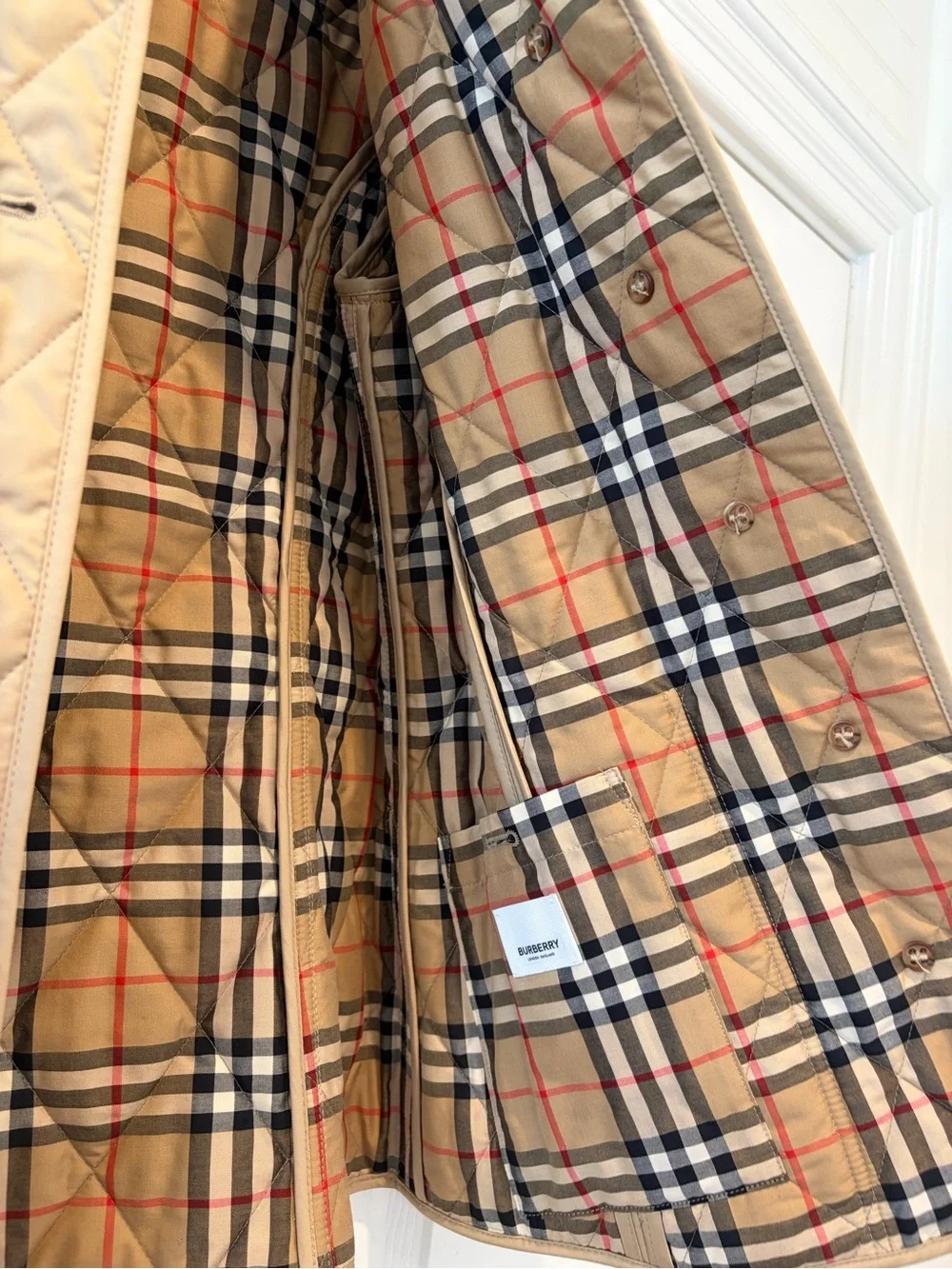 NEW size M Burberry Beige Quilted Trench Coat with Check Trim - Picture 8 of 8